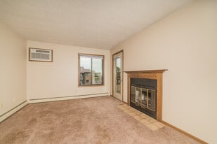 Building Photo - Oxbow Estates - 2 Months Free Rent!