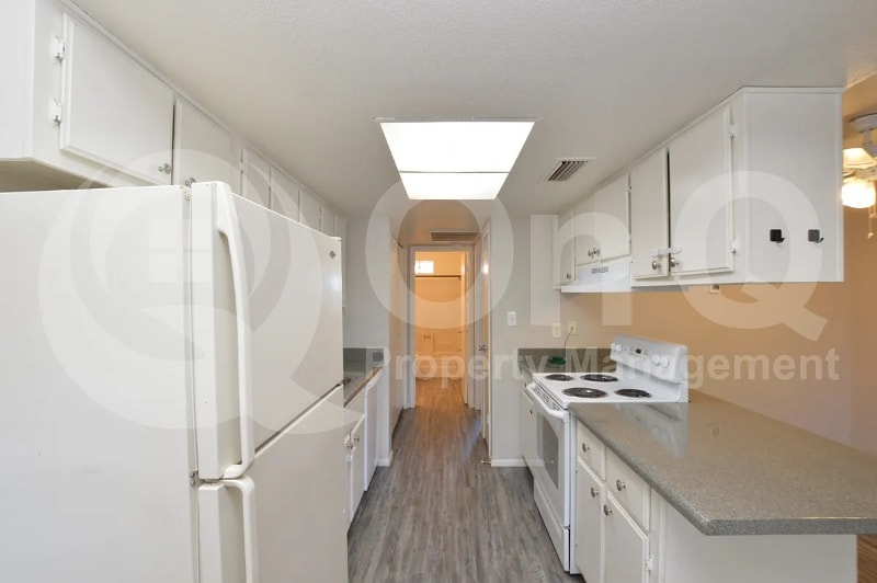 Building Photo - 3004 E Waltann Ln