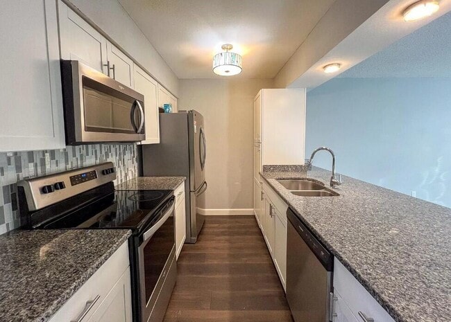 Building Photo - 16 Cape Dr NW