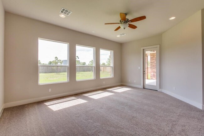 Building Photo - 76 Palmero Way