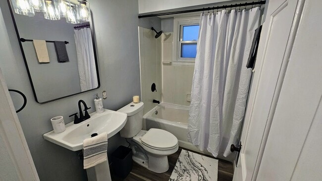 Building Photo - Remodeled Clintonville Cape Cod w/Private Yard & Garage!
