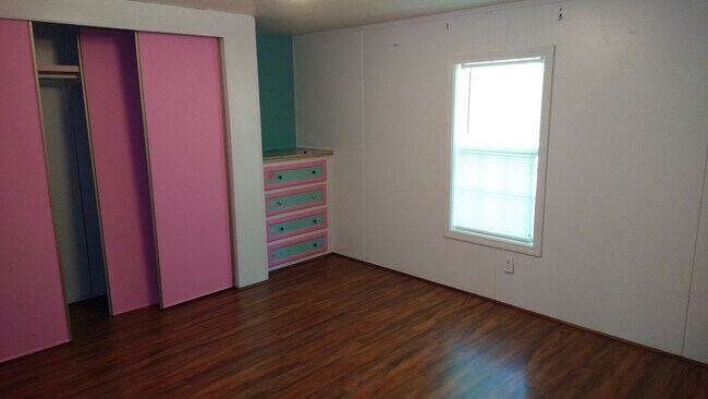 Building Photo - 209 Gilman Hall Rd
