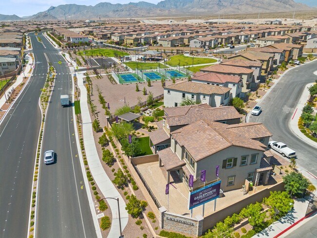 Building Photo - Stunning 3 Bedroom Home with SOLAR in Skye...