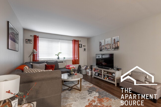 Building Photo - 607 W Wrightwood Ave