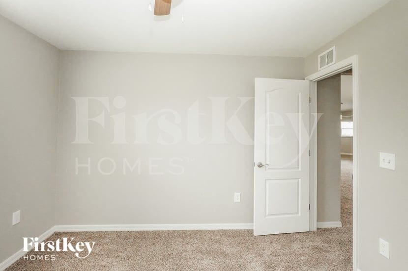 Building Photo - 444 Lanham Dr