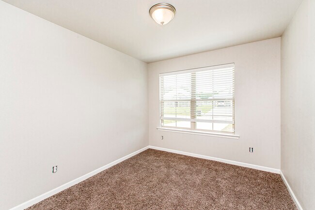 2nd bedroom - 48465 Red Fox Dr