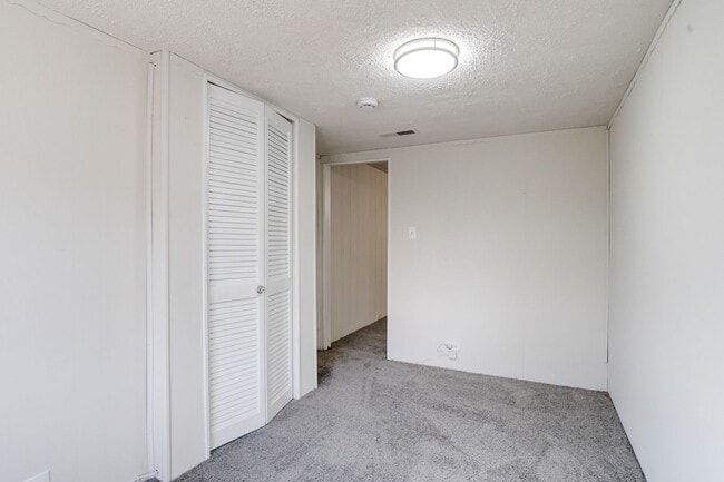 Building Photo - Two Bedroom Two Bathroom House In Baltimore City