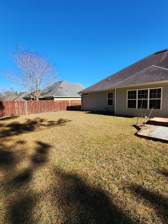 Building Photo - Spacious 4-Bedroom Home with Modern Upgrades in Valdosta