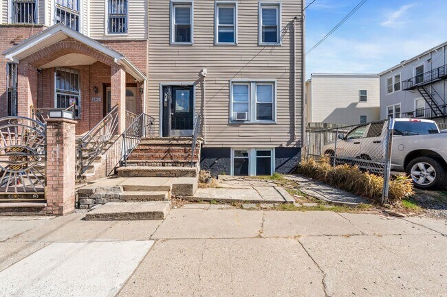 Building Photo - 188 Delaware Ave