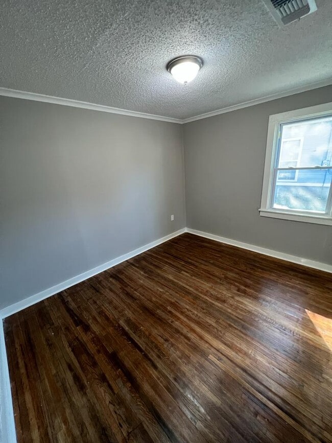 Building Photo - 808 Josephine St