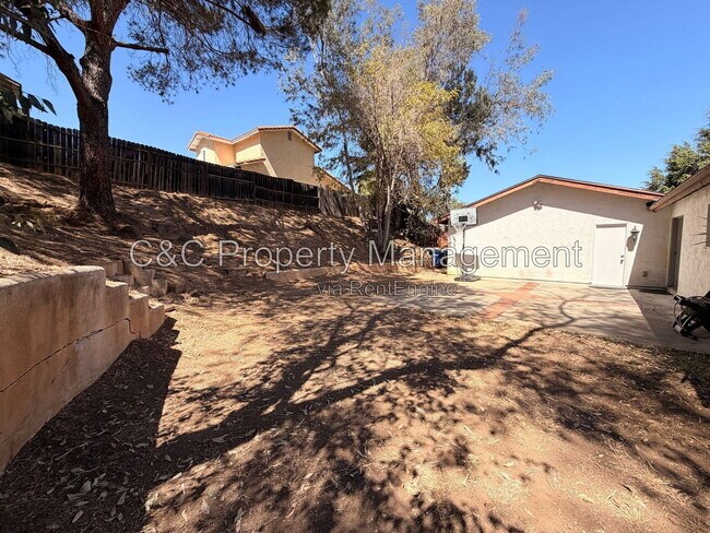 Building Photo - 835 S Upas St