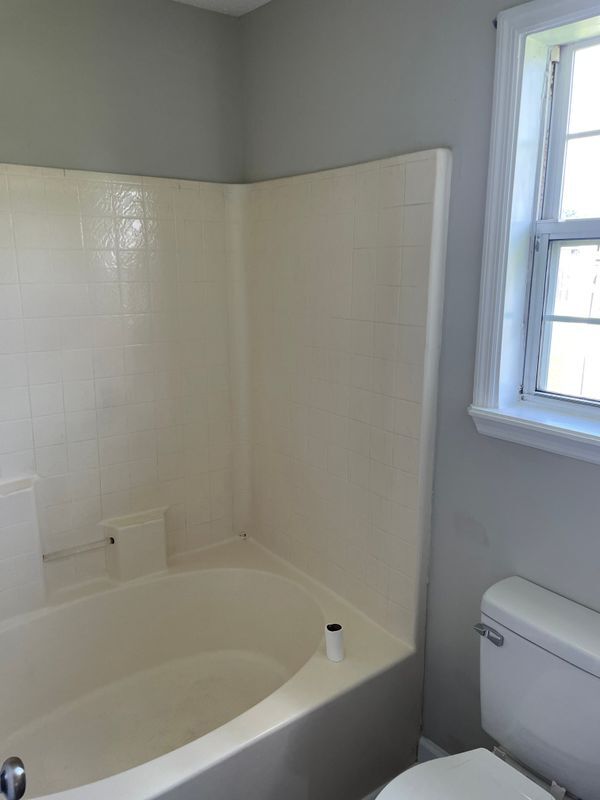 Building Photo - 208 Strawbridge Ln