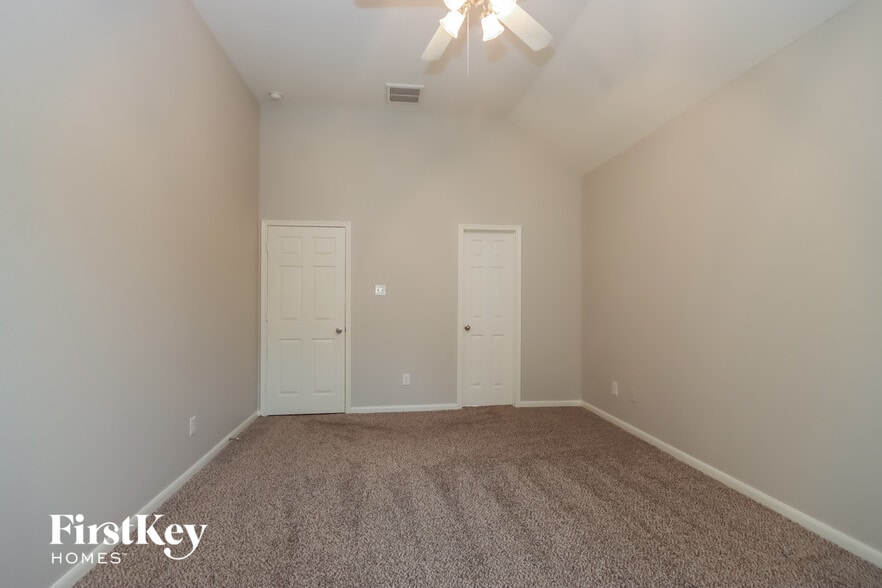 Building Photo - 16426 Rudder Dr