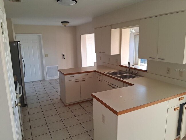 Building Photo - 5001 NW 31 St