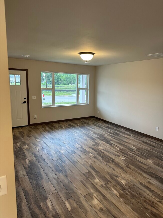 Building Photo - 719 W Spangler St