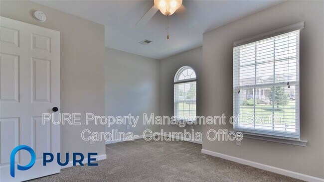 Building Photo - 229 Kenmore Park Dr