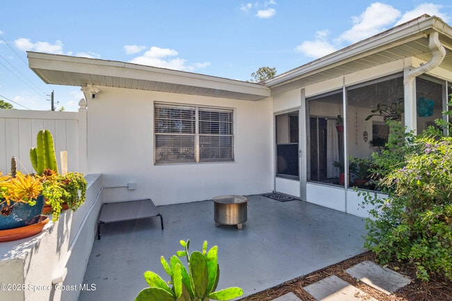 Building Photo - 591 Ponderosa St