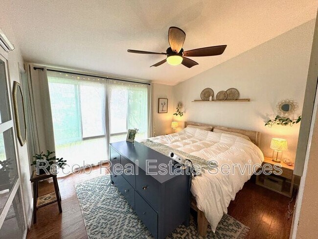 Building Photo - 3452 Lockwood Dr