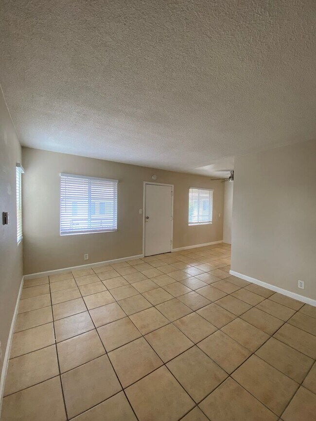 Interior Photo - 6151
