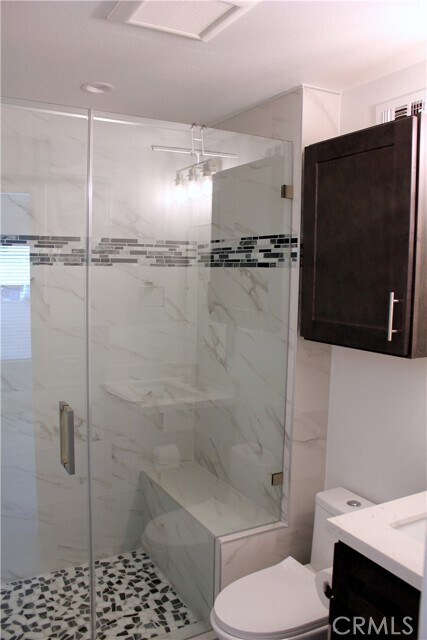 Building Photo - 813 E Bay Ave