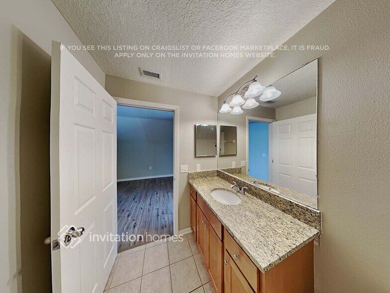 Building Photo - 3406 70th Ct E