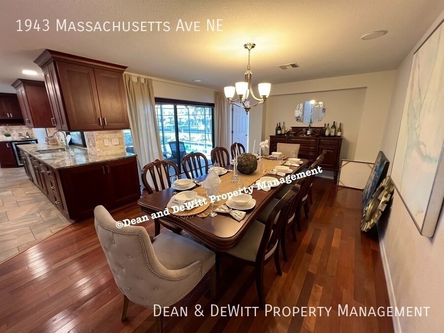 Building Photo - 4 Bed/3 Bath