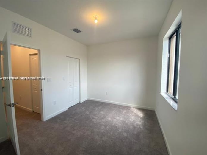 Building Photo - 575 NE 208th Ter