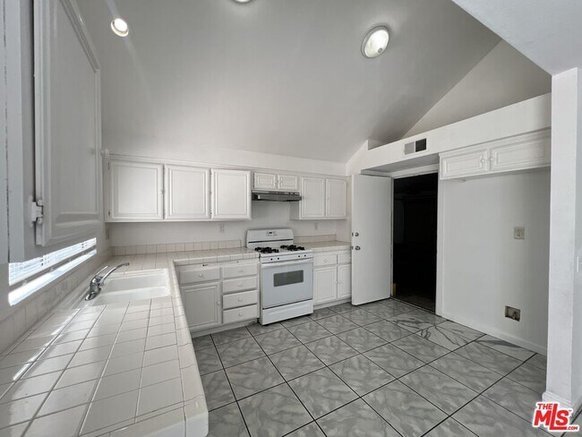 Building Photo - 659 Periwinkle Ln