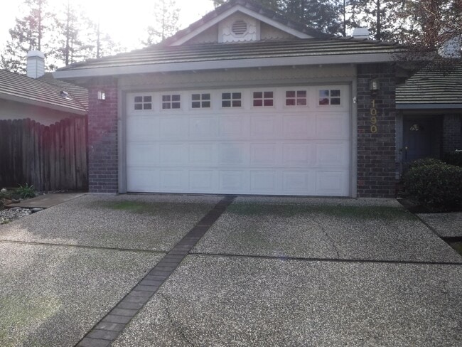 Primary Photo - 1090 Gilliland Dr