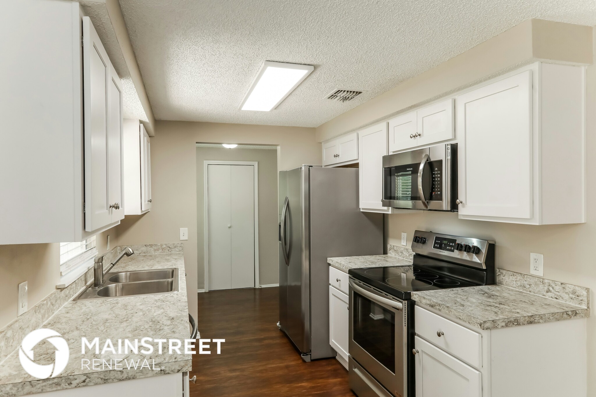 Building Photo - 2433 Justin Rd E