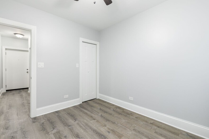 Building Photo - 1611 W Juneway Ter