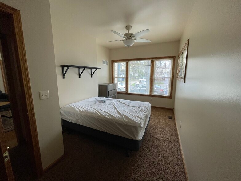 Building Photo - 806 Sybil St