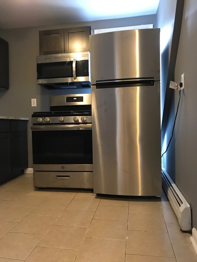 Building Photo - 32 Truman St