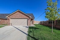 Building Photo - 7629 Woodford Ave