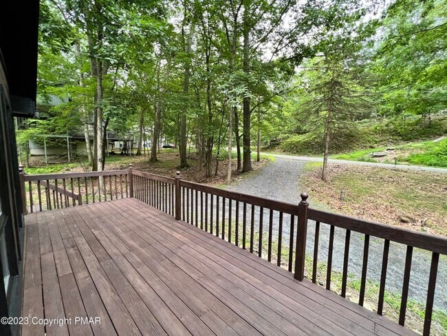 Building Photo - 211 Dorchester Dr
