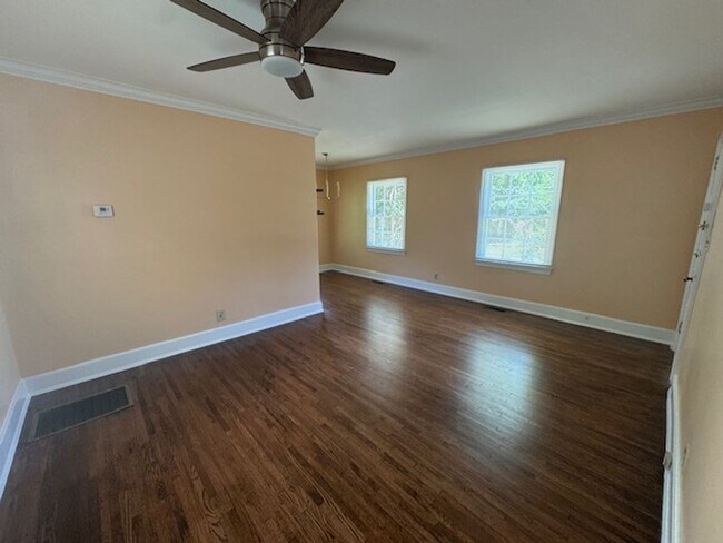 Building Photo - 607 Edmondson Ave