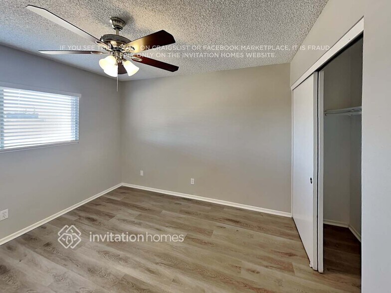 Building Photo - 5720 N 48th Ln