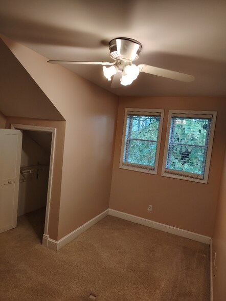 Building Photo - 186 Westfield Rd