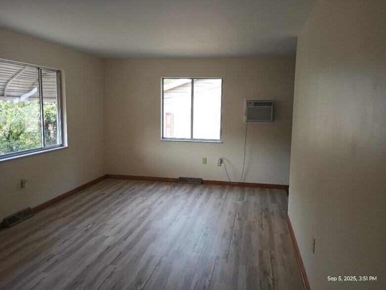Living Room - 970 Turner Rd