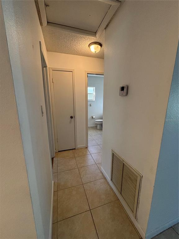 Building Photo - 1761 Lakeview Village Dr