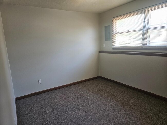 Building Photo - 708 N Campbell St