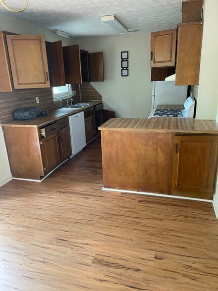 Building Photo - 6206 Olde Towne Dr