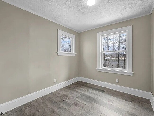 Building Photo - 13313 Kuhlman Ave