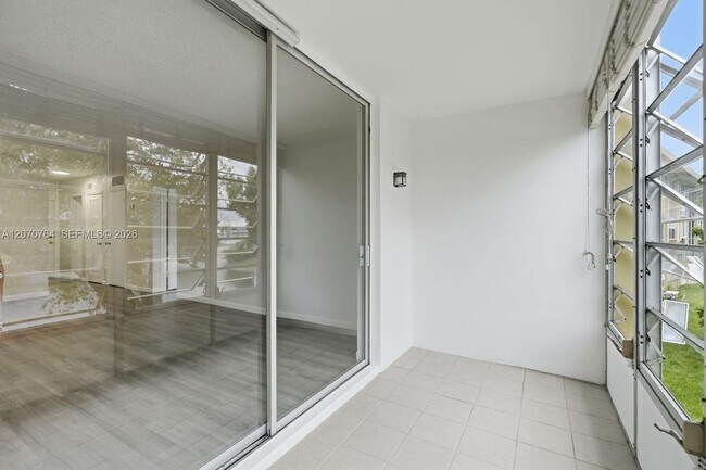 Building Photo - 5335 NW 10th Ct