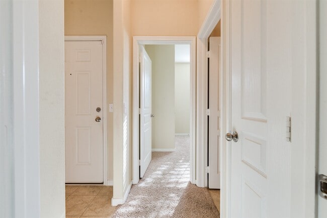 Building Photo - 8127 Running Brook Ln