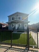 Building Photo - 846 E 109th St