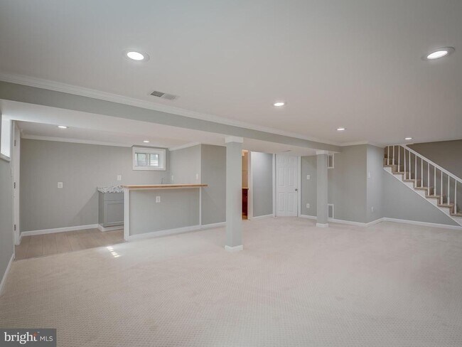 Building Photo - 6812 Landor Ln