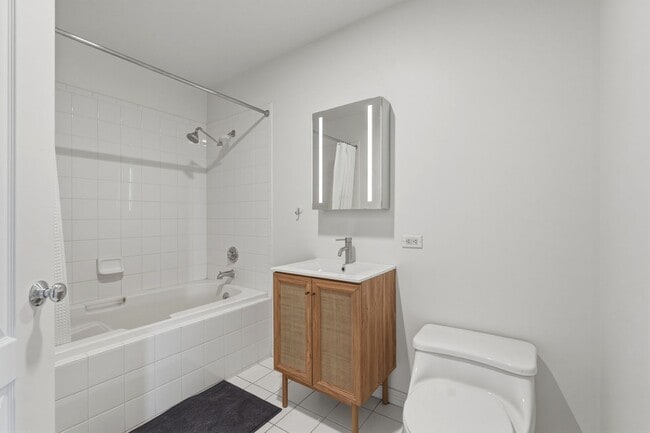 Building Photo - 2-bedroom, 2-bathroom condo with city views