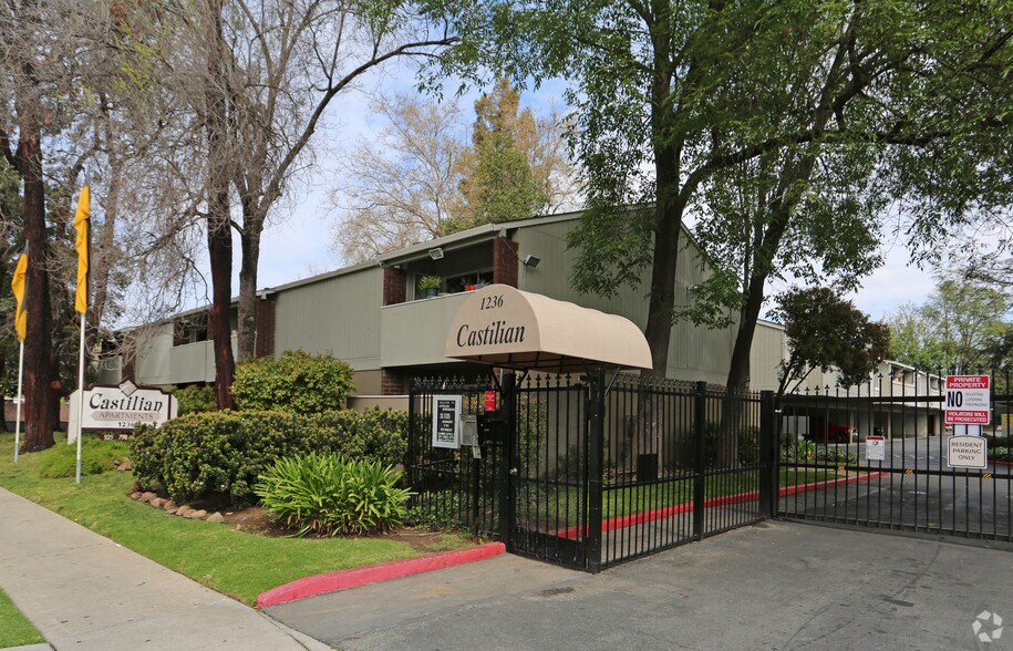 Primary Photo - Castilian Apartments