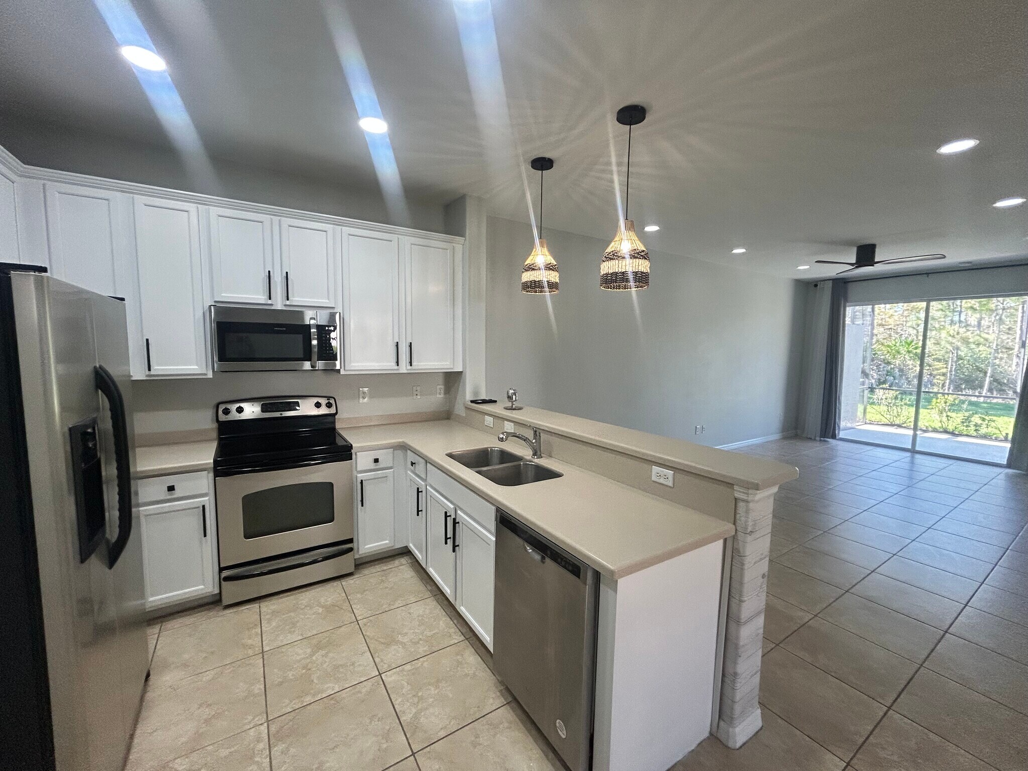 Building Photo - 21379 Bella Terra Blvd